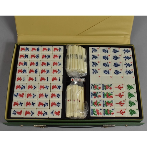 98 - A Mid/Late 20th Century Plastic Mah Jong Set in Carrying case, 28cms Wide