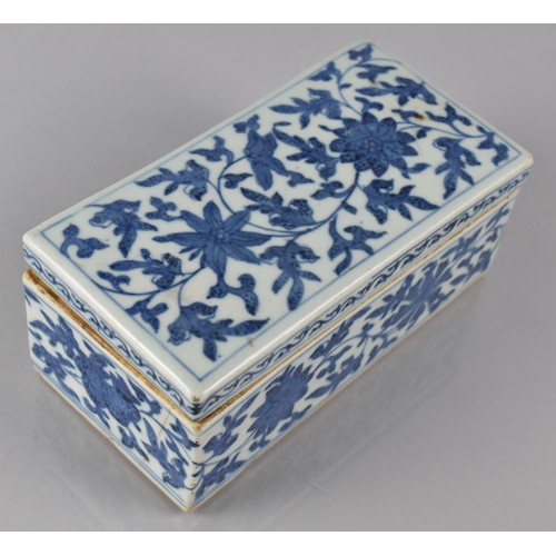 369 - A Chinese Porcelain Blue and White Pen Box and Cover of Rectangular Form, 18.5x9.5x7.5cms High