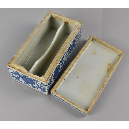 369 - A Chinese Porcelain Blue and White Pen Box and Cover of Rectangular Form, 18.5x9.5x7.5cms High