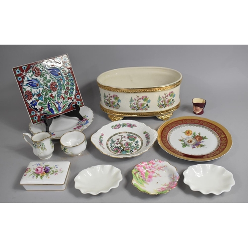 322 - A Collection of various ceramics to include Coalport, Royal Albert, Royal Rutland, Aynsley, Doulton ... 