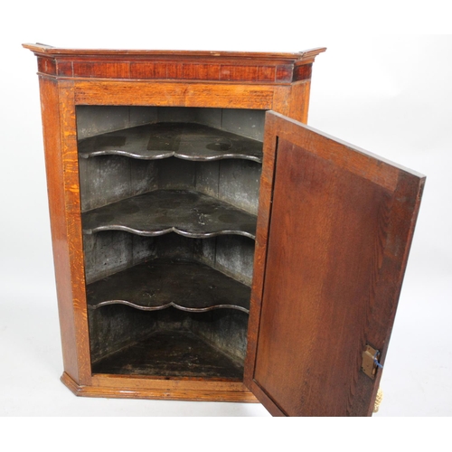 552 - A 19th Century Mahogany Corner Wall Hanging Cabinet, 80cms Wide