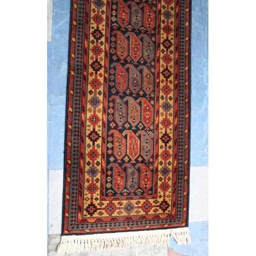 579 - A Nice Quality Patterned Runner, 250x66cms