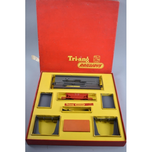 201 - A Triang OO Gauge Operating Hopper Car Set R.161