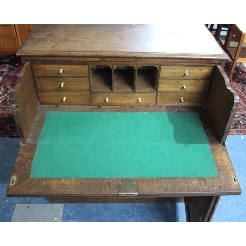 468 - A 19th Century Oak Secretaire Base with Pull Out Fitted Drawer, 89cm wide