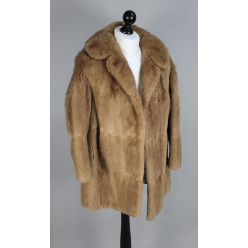 472 - A Ladies Vintage Fur Coat