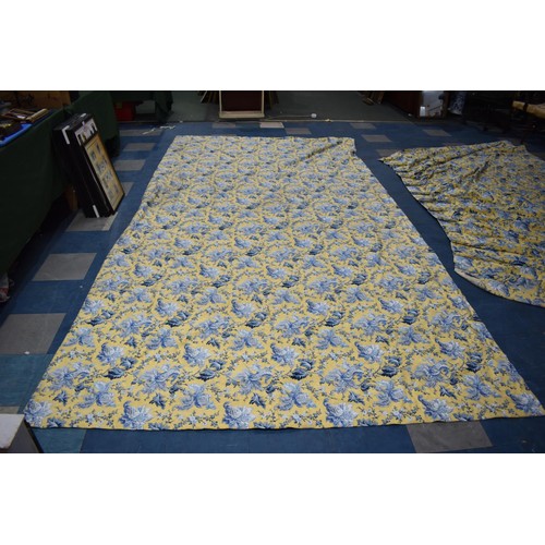 446 - A Matching Patterned Bed Throw and Bed Curtain, Both Lined, Throw 390x203cm and Curtain 350x194cm Ap... 