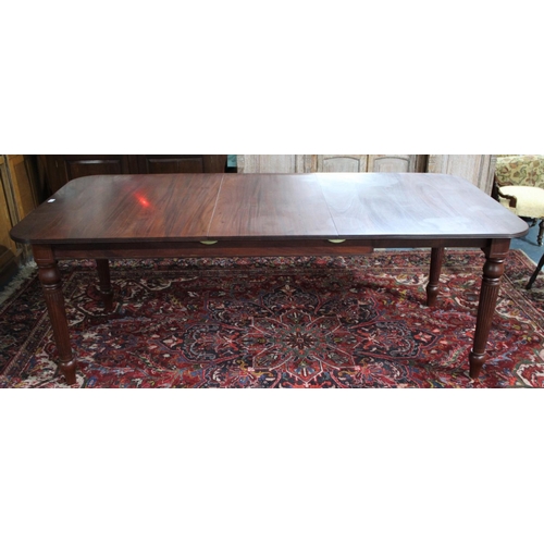 500 - A Victorian Style Pull Out Mahogany Dining Table on Reeded Supports, Extends to 205x97cm