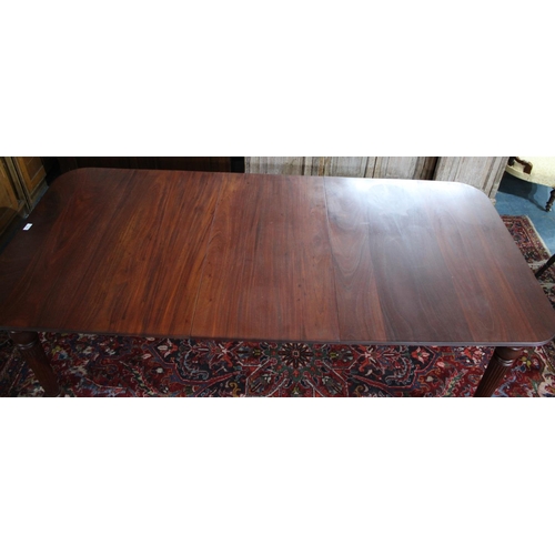 500 - A Victorian Style Pull Out Mahogany Dining Table on Reeded Supports, Extends to 205x97cm