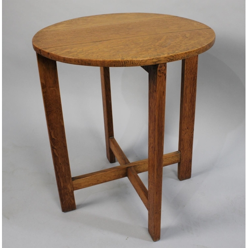 178 - A Vintage Circular Oak Occasional Table, 46cm Diameter