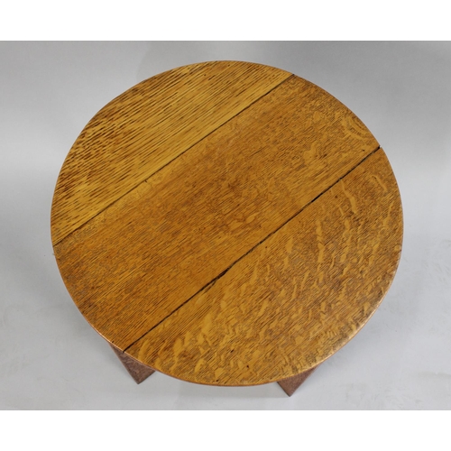 178 - A Vintage Circular Oak Occasional Table, 46cm Diameter