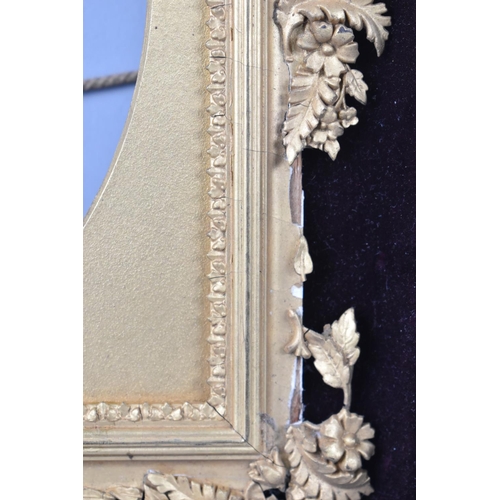 187 - A Finely Moulded Gilt Frame with Oval Opening that Measures 16.5x11.5cm Overall, 31x26cm