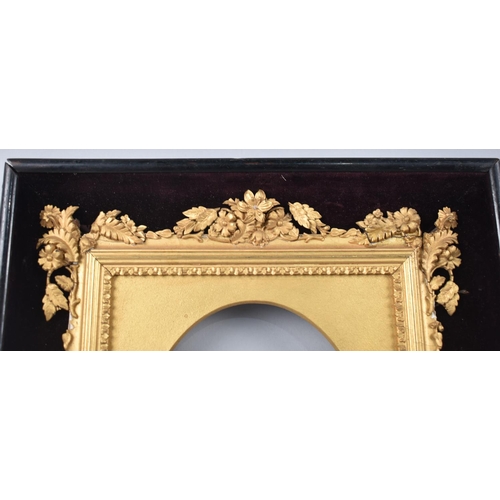 187 - A Finely Moulded Gilt Frame with Oval Opening that Measures 16.5x11.5cm Overall, 31x26cm