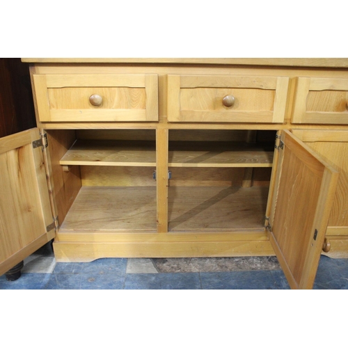 461 - A Modern Dresser with Three Drawers Over Cupboard, Raised Plate Rack, 137cm