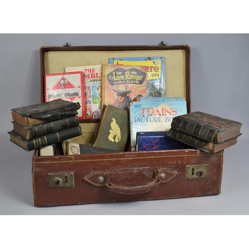 340 - A Vintage Leather Trunk Containing Various Books, Annuals, The Lone Ranger Comic Album Etc, Conditio... 