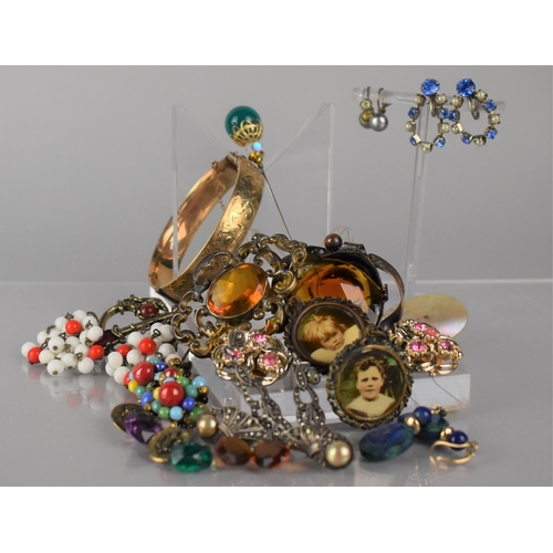 272 - A Collection of Various Victorian and Later Costume Jewellery to include Gilt Metal and Citrine Broo... 