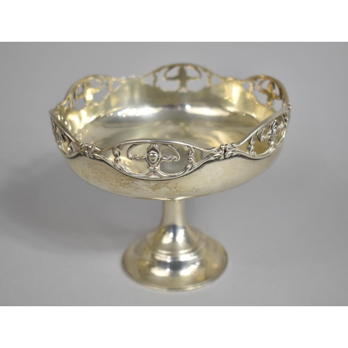 315 - A Silver Elkington & Co. Pedestal Sweetmeat Dish with Pierced Trim Supported on Circular Foot, 10.8c... 