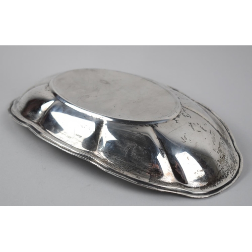 319 - A Crown Sterling Serving Dish of Oval Moulded Form, 294g, 30.5cm wide