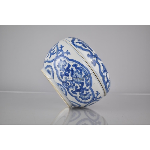 34 - A 19th/20th Century Chinese Porcelain Blue and White Pot and Cover Decorated in a Floral Motif, Doub... 