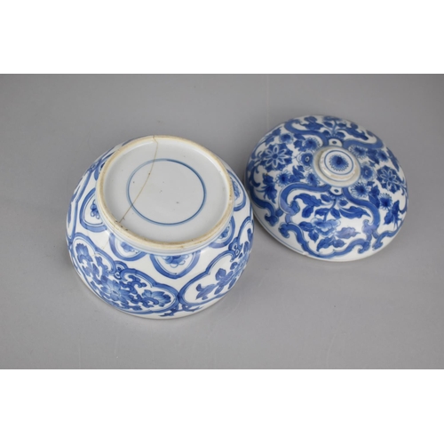 34 - A 19th/20th Century Chinese Porcelain Blue and White Pot and Cover Decorated in a Floral Motif, Doub... 