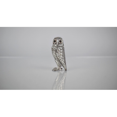 348 - An Elizabeth II Silver Pepperette Modelled as an Owl by WW. London Hallmark 2003, 5cms High, 49gms