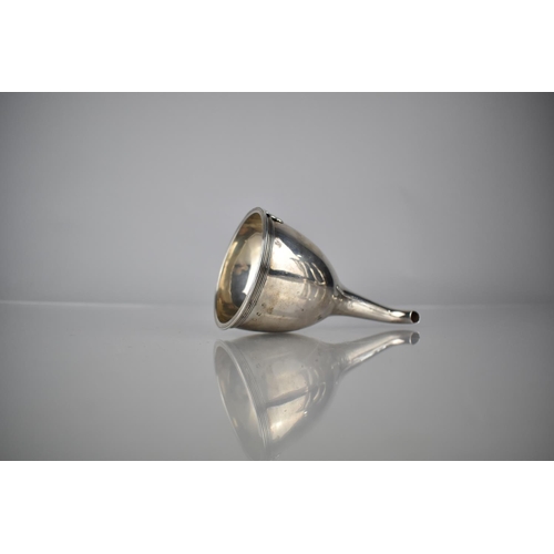 379 - A Georgian Silver Funnel, Hallmark Rubbed, 120g, 14.5cm Long