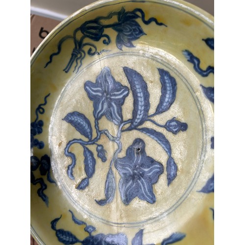 42 - A Chinese Porcelain Yellow Ground Blue and White 'Gardenia' Dish, Decorated with Central Gardenia Sp... 