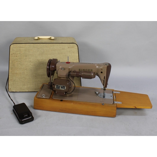 429 - A Vintage Electric Singer Sewing Machine with Foot Pedal and Power Cable