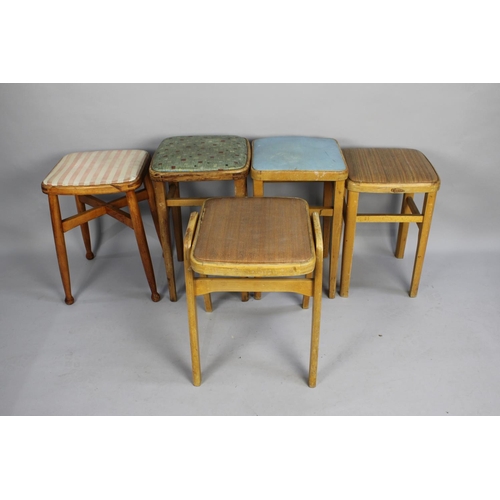 472 - A Collection of Five Various Mid 20th Century Stools