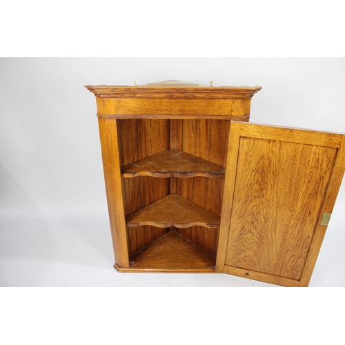 55 - A Modern Free Standing Base Corner Unit with Top Drawer, 60cms Wide