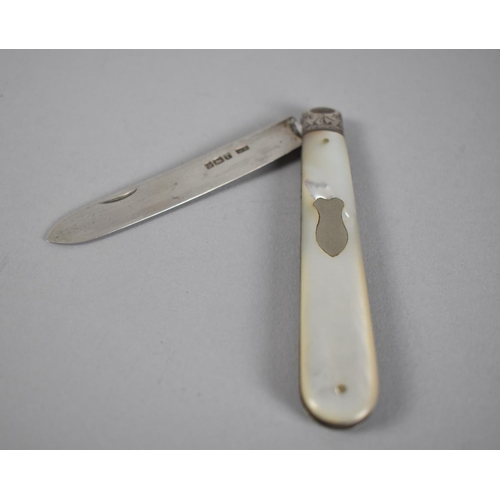 17 - A Silver Bladed Pocket Knife with Mother of Pearl Scales, Hallmarked Sheffield 1909