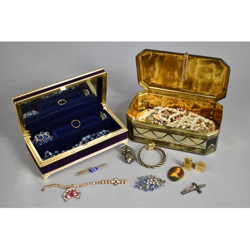 280 - A Collection of Various Costume Jewellery to comprise Brooches, Rings, Tie Clip Etc