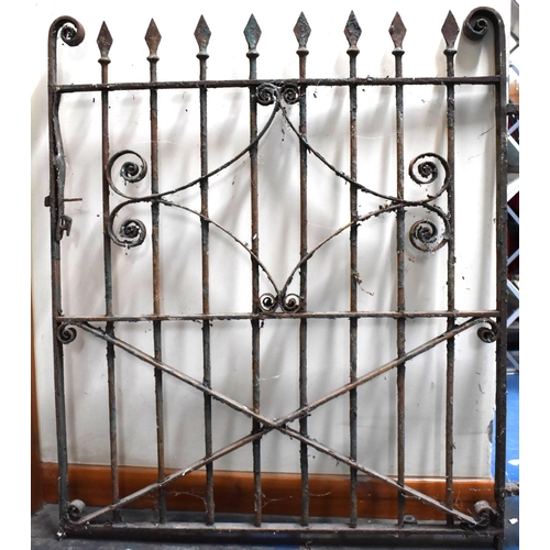 471 - A Vintage Wrought Iron Gate, 91cms Wide