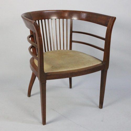 508 - A Mid 20th Century Wooden Tub Chair