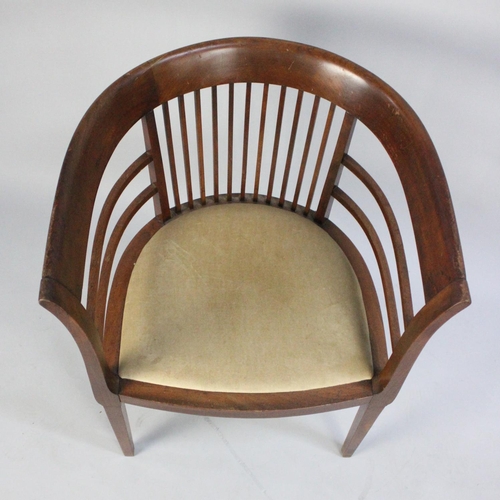 508 - A Mid 20th Century Wooden Tub Chair