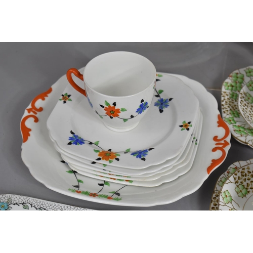 295 - A Collection of Art Deco Dinner and Teawares to Comprise Hand Painted St Michael Green Flower Decora... 