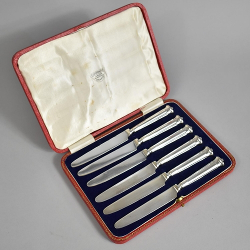 360 - A Cased Set of Silver Handled Cake/Fruit Knives by Thomas Bradbury & Sons, Sheffield 1929, in Good O... 