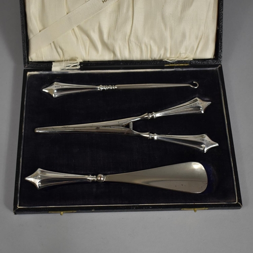 361 - A Cased Silver Handled Trio by H.P&S, Birmingham 1925 Hallmark