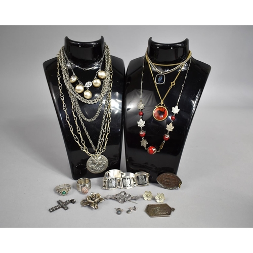 370 - A Collection of Various Costume Jewellery to Comprise Silver Rings, Necklaces, Brooch etc