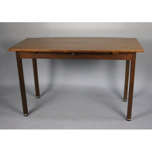 404 - A 1970s Extending Rectangular Dining Table, 124x91cm when extended