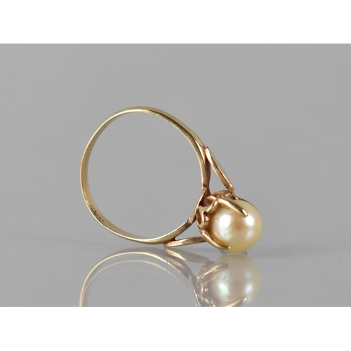 91 - A Nice Quality 9ct Gold and Pearl Ladies Dress Ring, Central Pearl Measuring 7mm Diameter and Raised... 