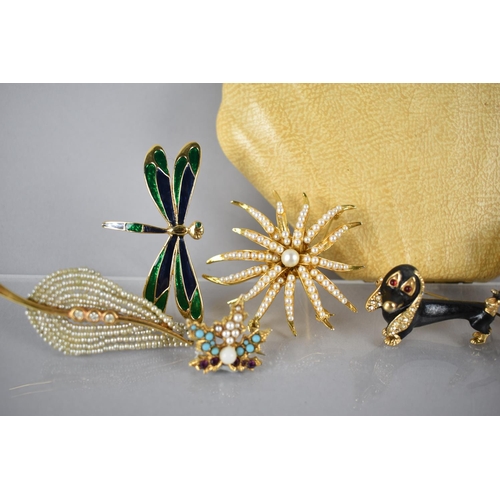 231 - A Collection of Various Costume Jewellery Brooches to include Capri Faux Pearl Starburst Example, Je... 