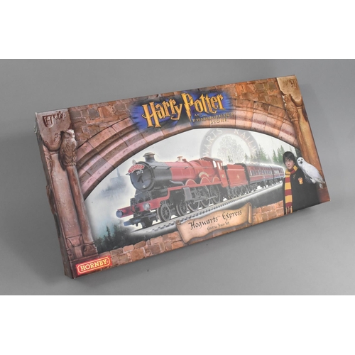 192 - A Hornby OO Gauge Harry Potter and the Philosopher's Stone Electric Train Set