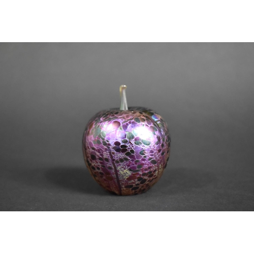 32 - A Modern Isle of Wight Glass Paperweight in the Form of an Apple, 7.5cms High