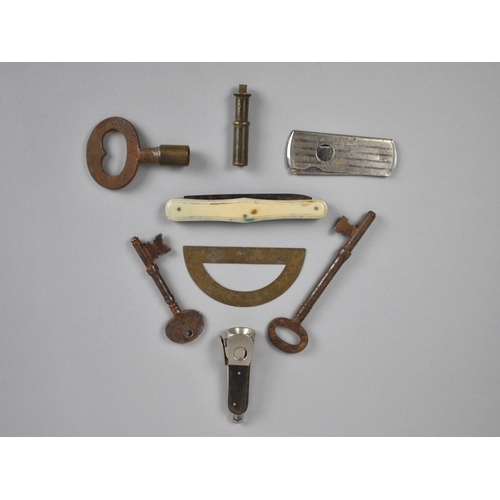 280 - A Collection of Various Vintage Curios to comprise Keys, Cheroot Cutter, Pocket Knife Etc