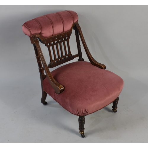 513 - A Late Victorian/Edwardian Ladies Nursing Chair