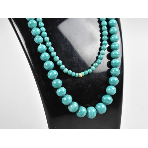 277 - A Malachite Necklace with Circular Graduated Beads