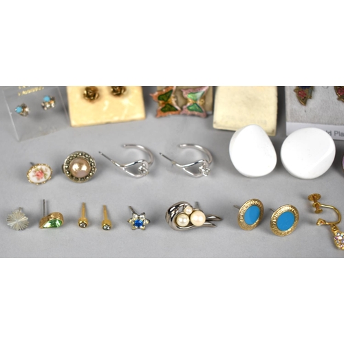 291 - A Collection of Various Earrings to Include Enamel Examples