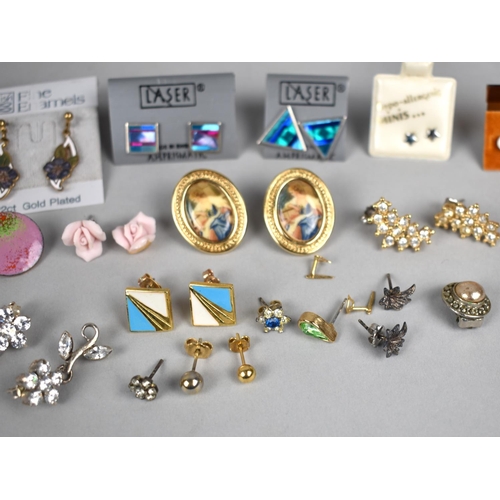 291 - A Collection of Various Earrings to Include Enamel Examples