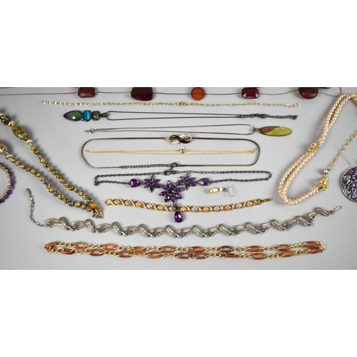 467 - A Collection of Various Costume Jewellery Necklaces Etc