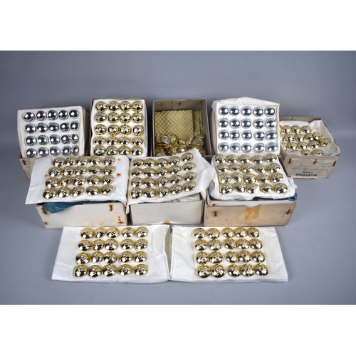 221 - A Box Containing Large Quantity of Military Buttons